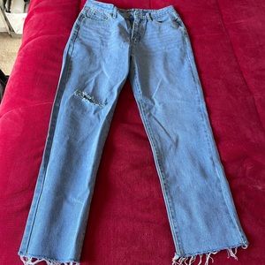 women’s light blue denim jeans